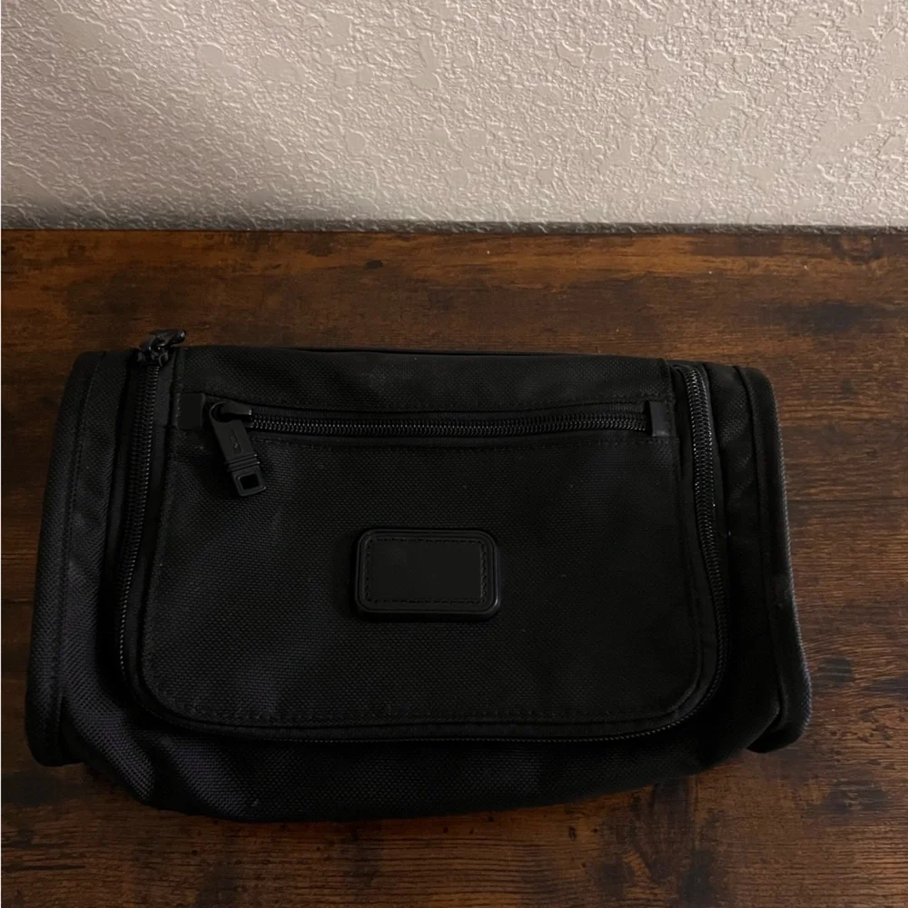 TUMI Mens Toiletry Bag